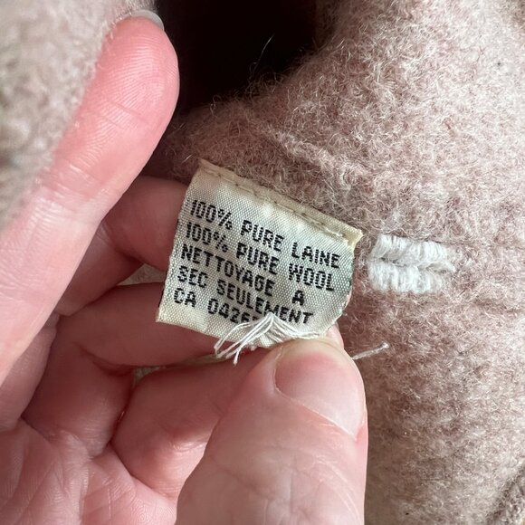 Vintage Wool Vest Cardigan Embroidered Squirrel Oversized Whimsical Rustic 90s - Picture 5 of 9